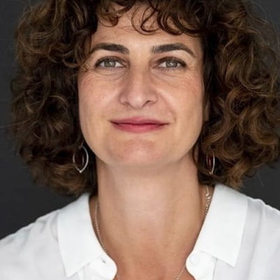 Pelin Esmer image